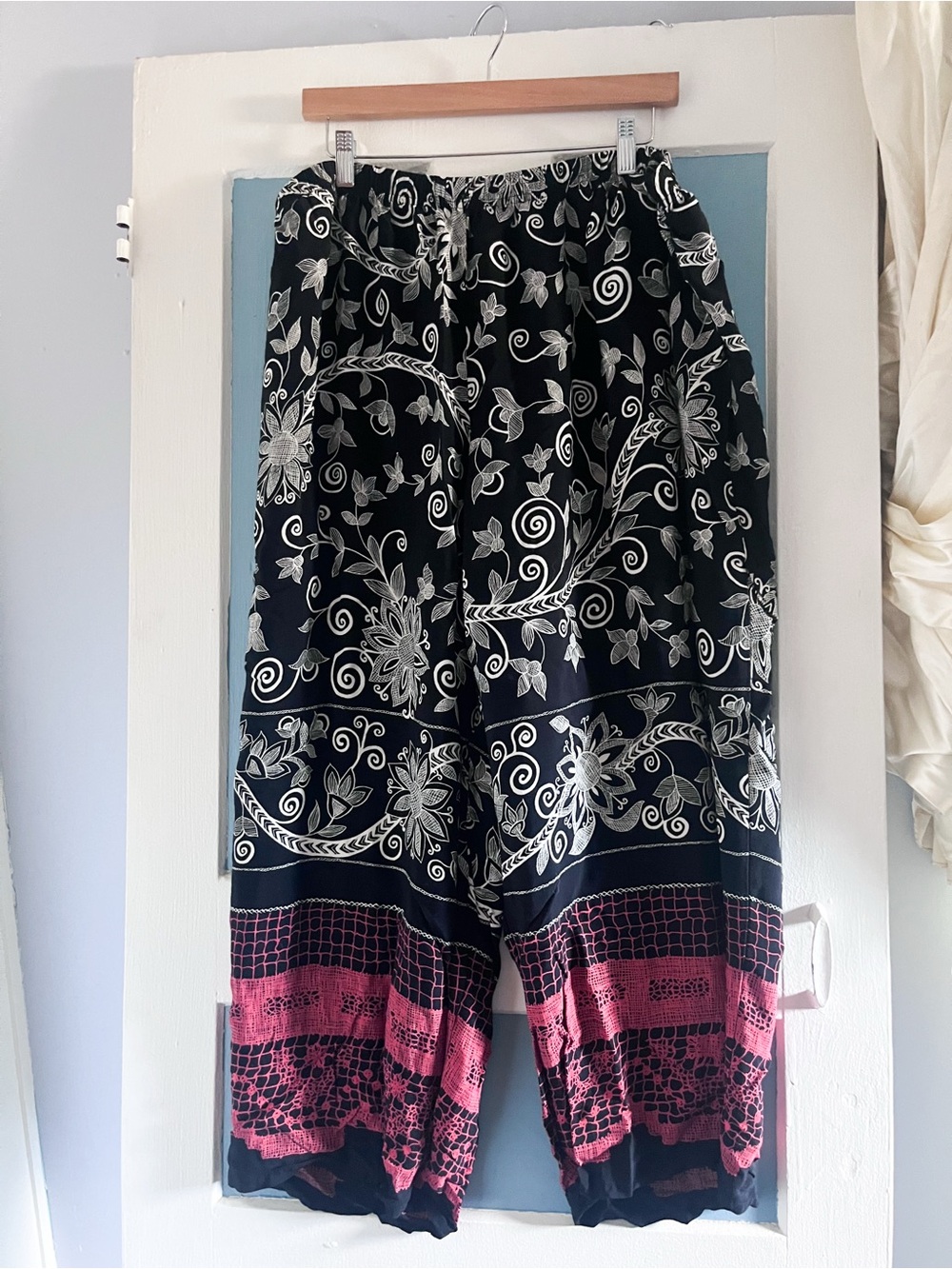 100% Rayon soft bohemian print David Dart plus size pants 3X Vintage 90’s